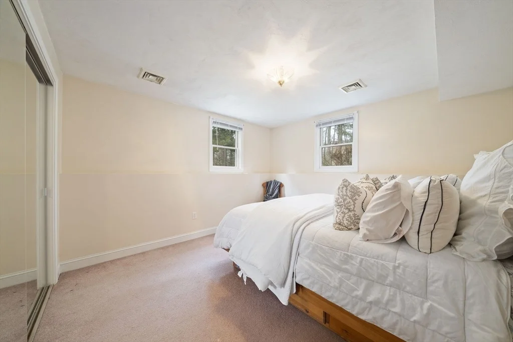 Photo of 67 Henderson Ln