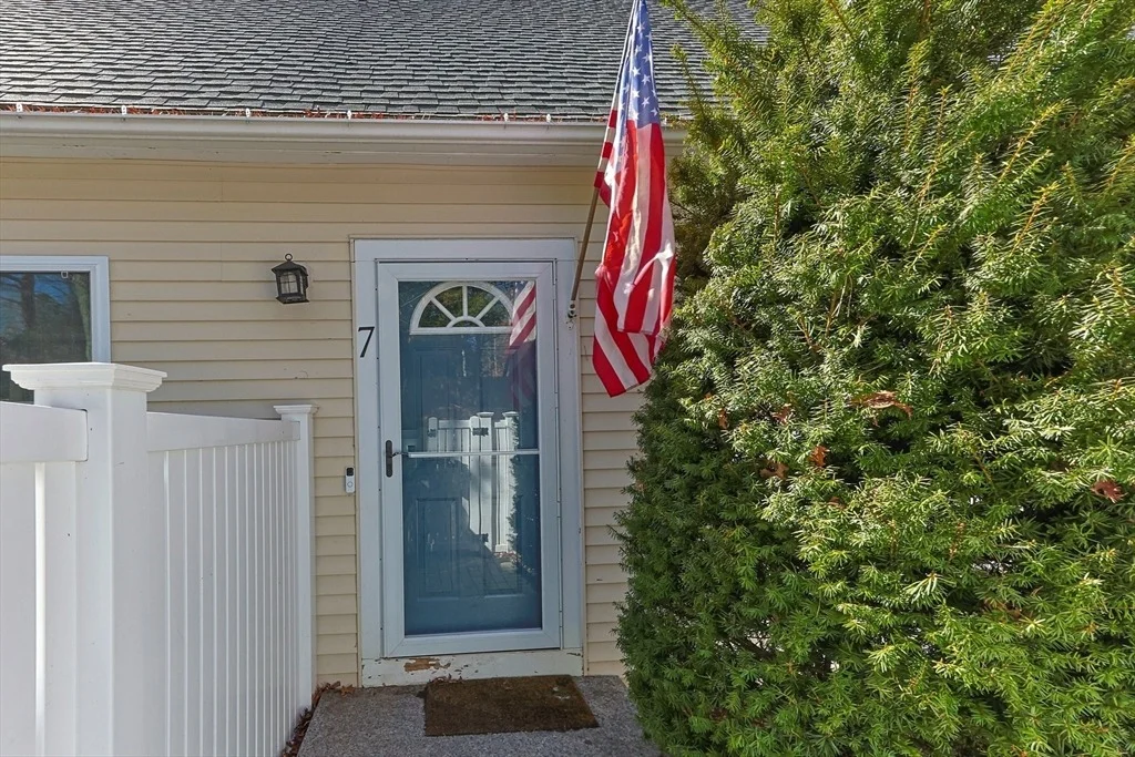 Photo of 7 Santuit Pond Rd