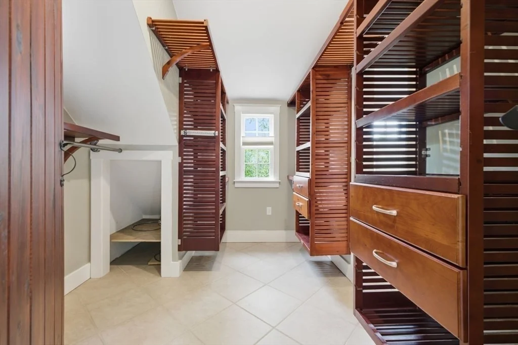 Photo of 338 Clapp Road