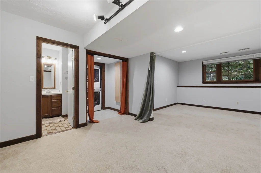 Photo of 6 Fox Hill Road
