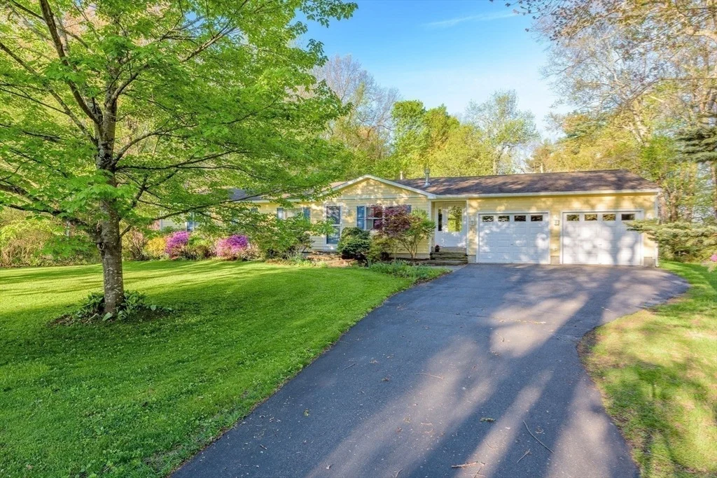 Photo of 54 Deepwoods Dr