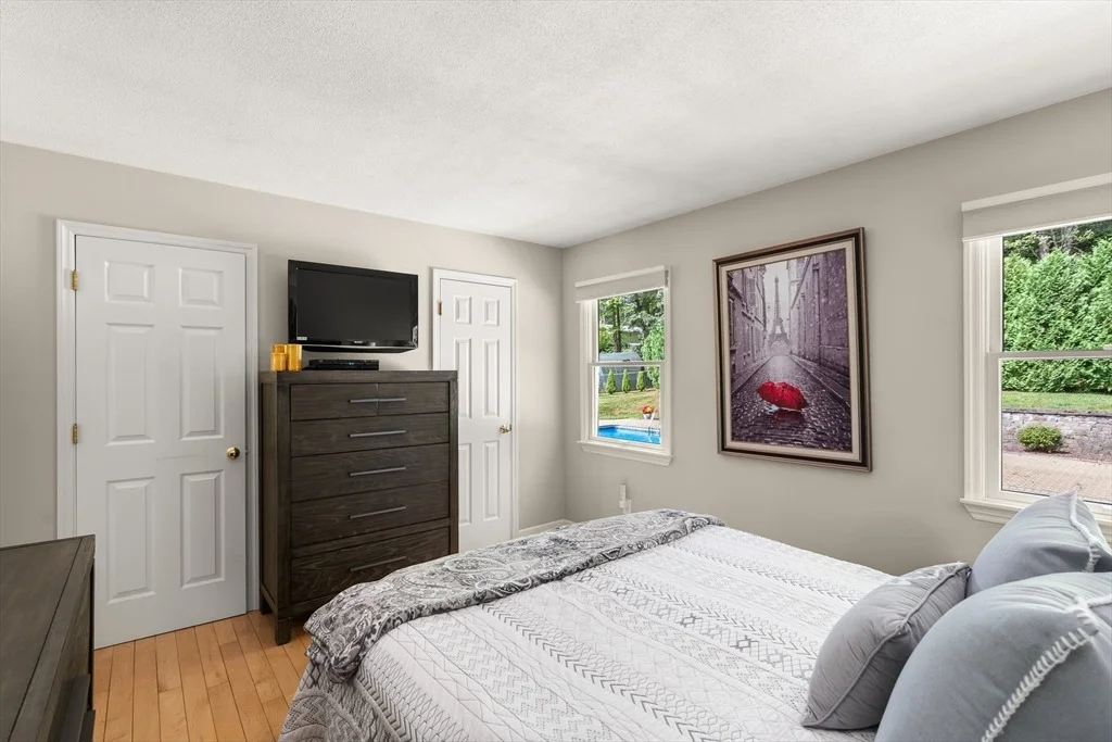 Photo of 6 Russell Ln