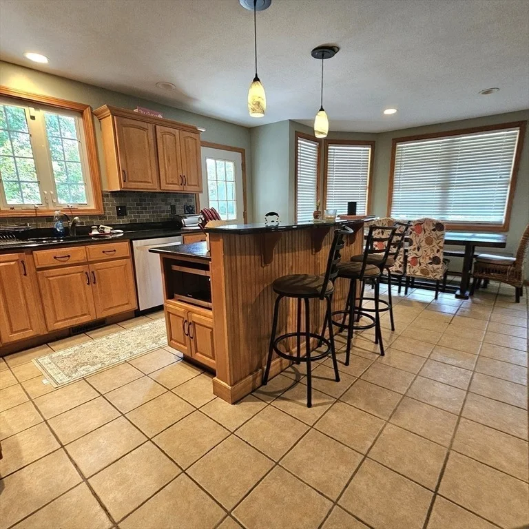 Photo of 25 Robbins Ave