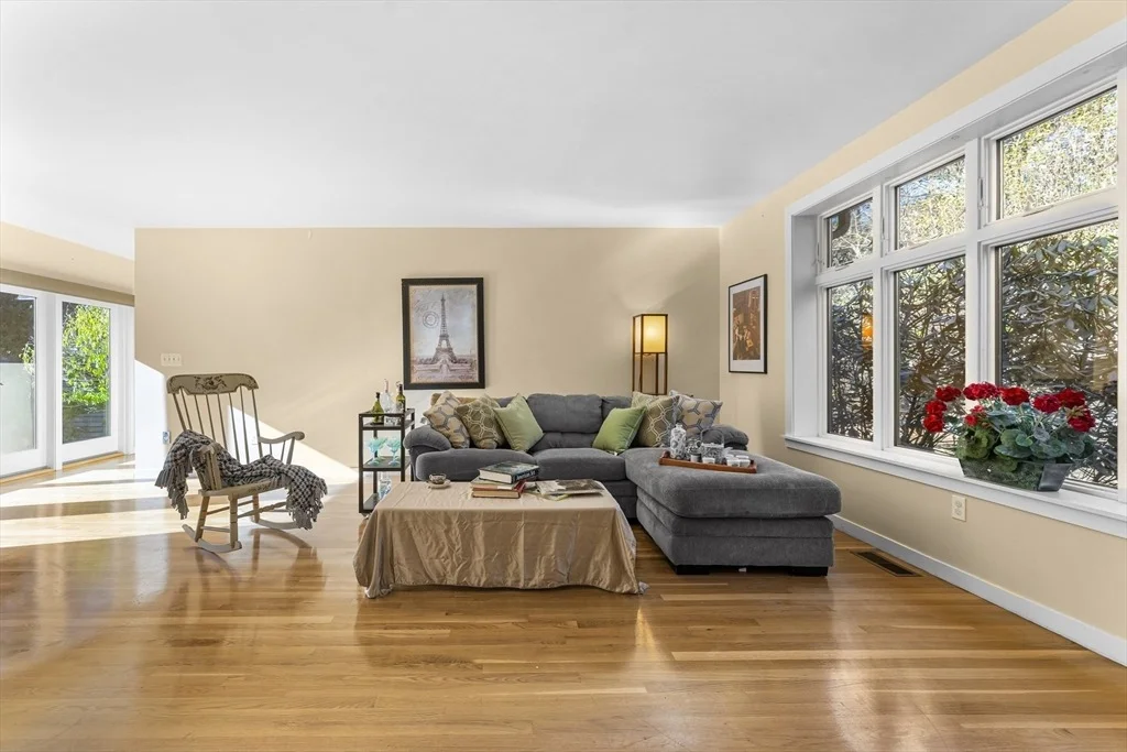 Photo of 84 Davison Dr.