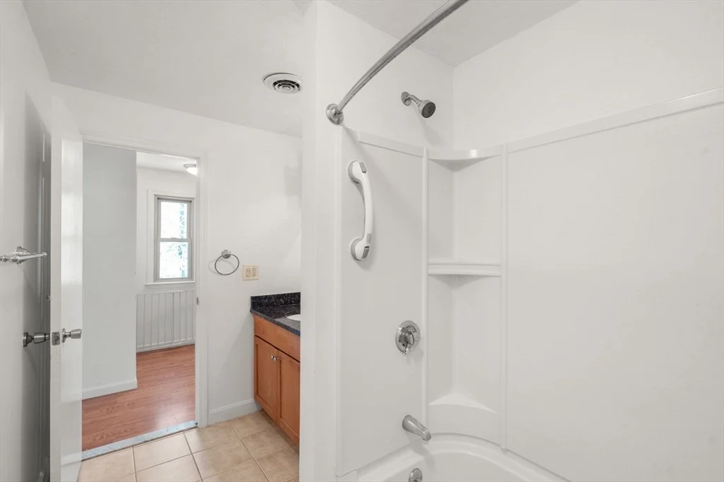 Photo of Unit 1 at 1 Beth Cir