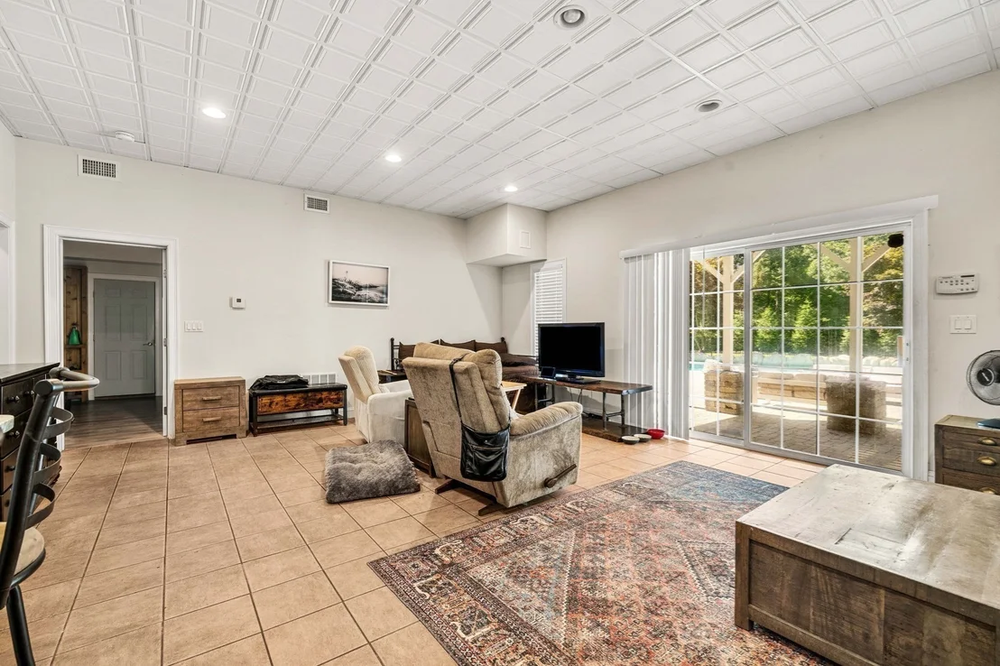 Photo of 9 Grandview Rd