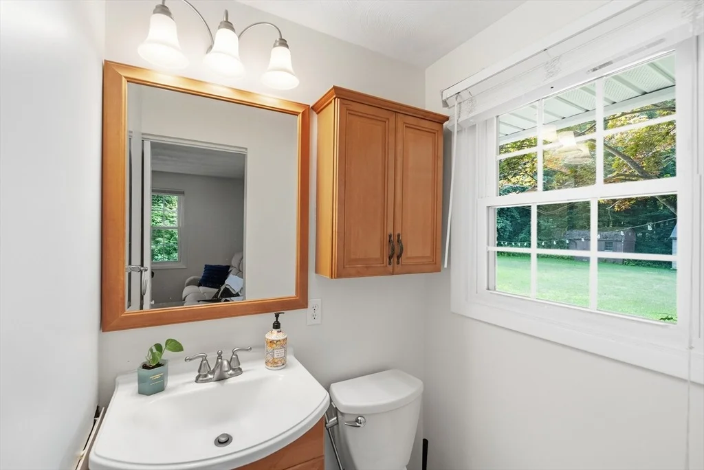 Photo of 38 Ruthellen Rd