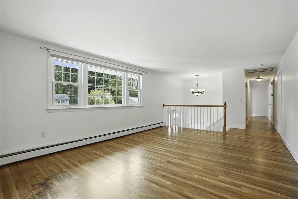 Photo of 10 Diantonio Dr