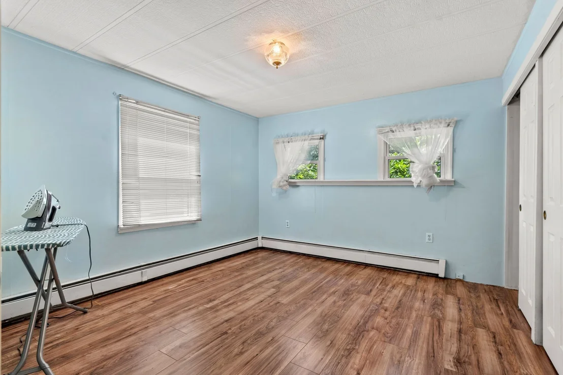 Photo of 32 Scott Dr