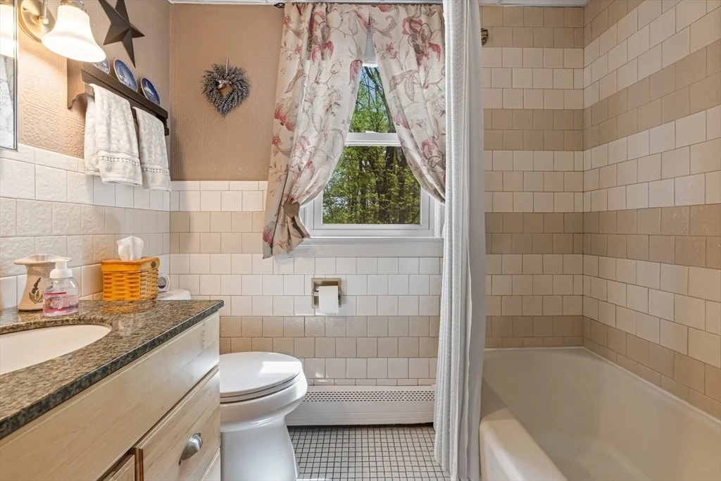 Photo of 77 Center St