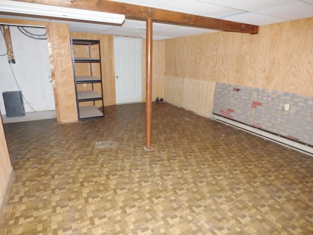 Photo of 33 Lakeview Dr
