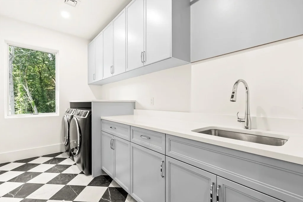 Photo of 365 Charles River St