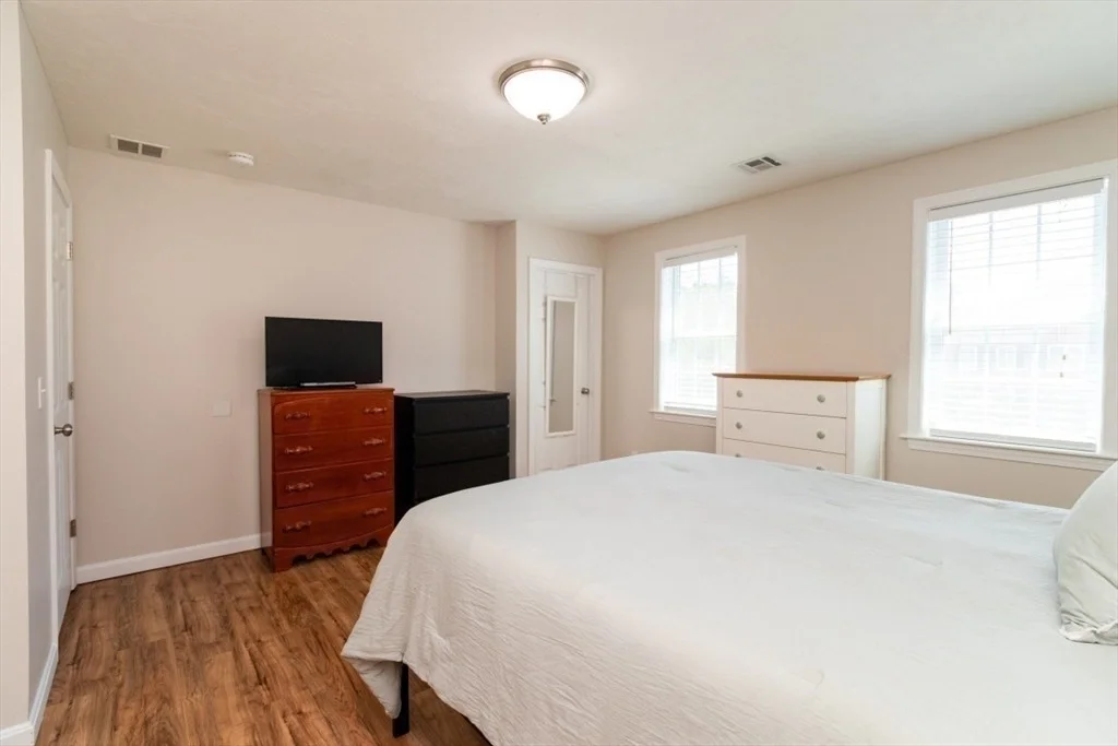 Photo of 264 Charge Pond Rd