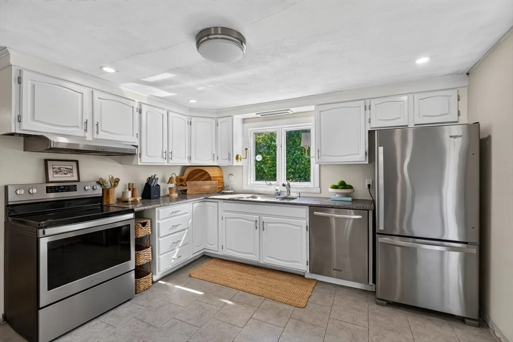 Photo of 20 Westernview Cir