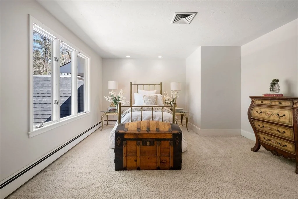Photo of 286 Mayflower Cir