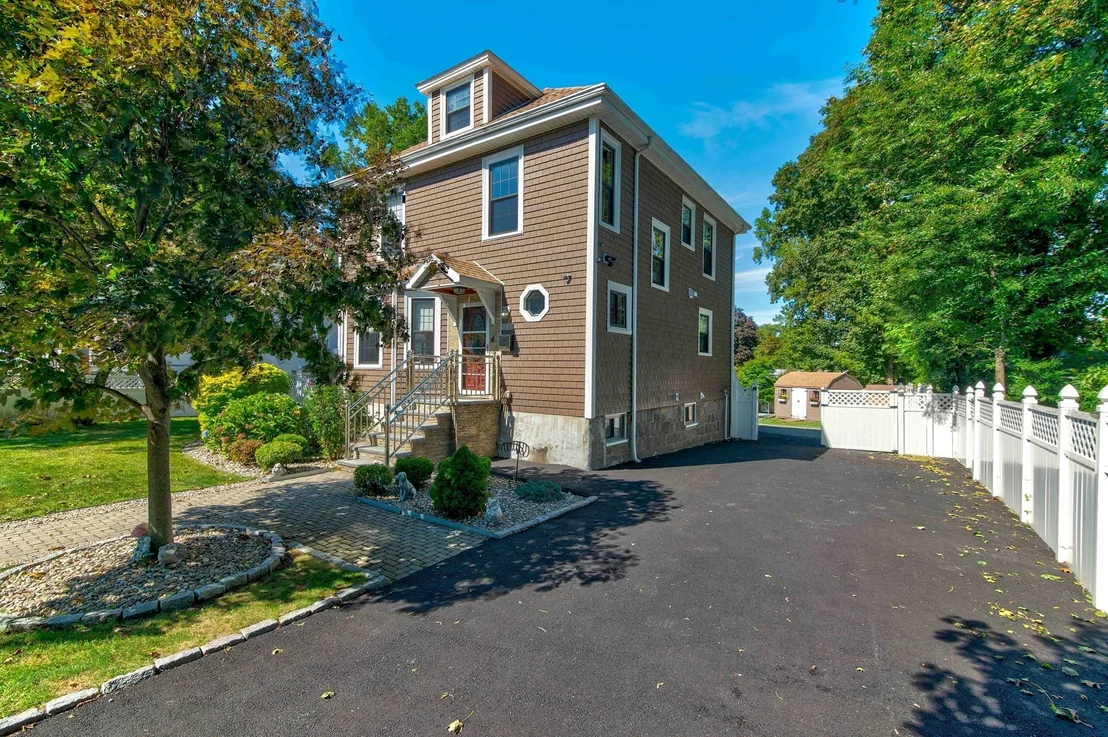 Photo of 22 Wilson Ave