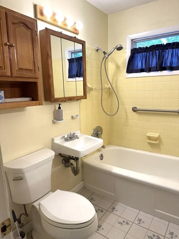 Photo of 86 Bailey St.