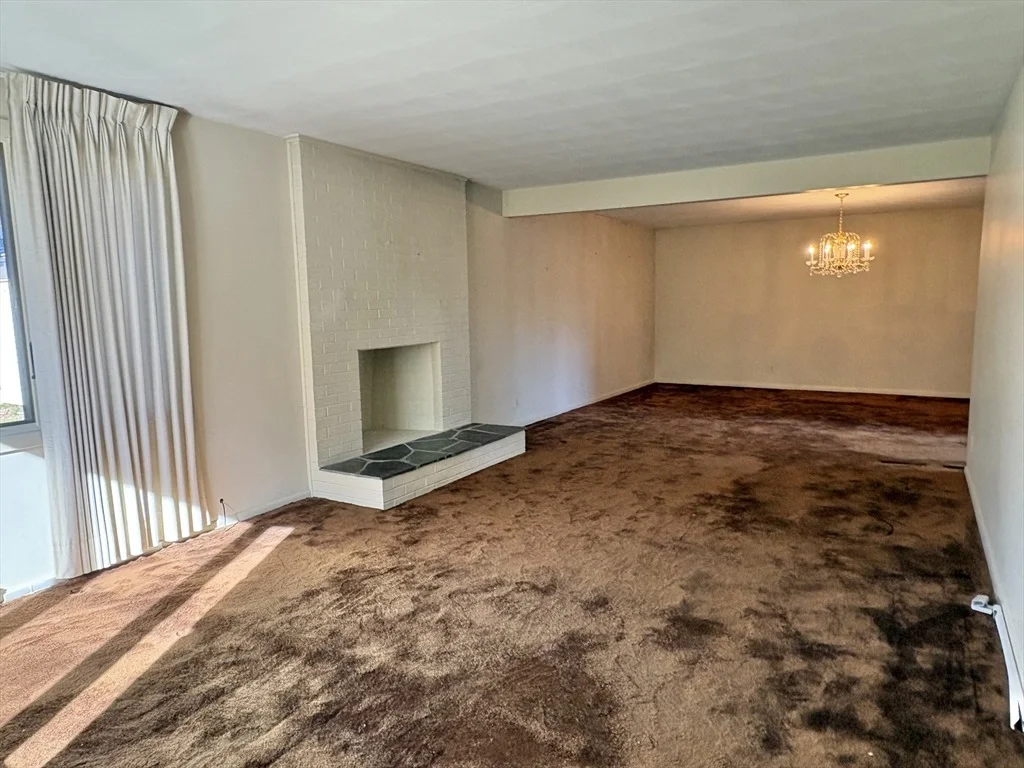 Photo of 121 West Meadowview Road