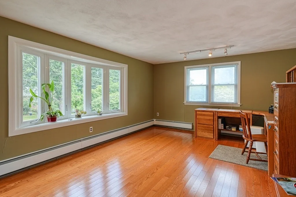 Photo of 11 Warren Dr
