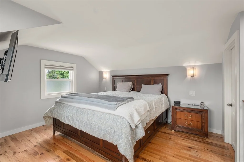 Photo of 32 Oak St