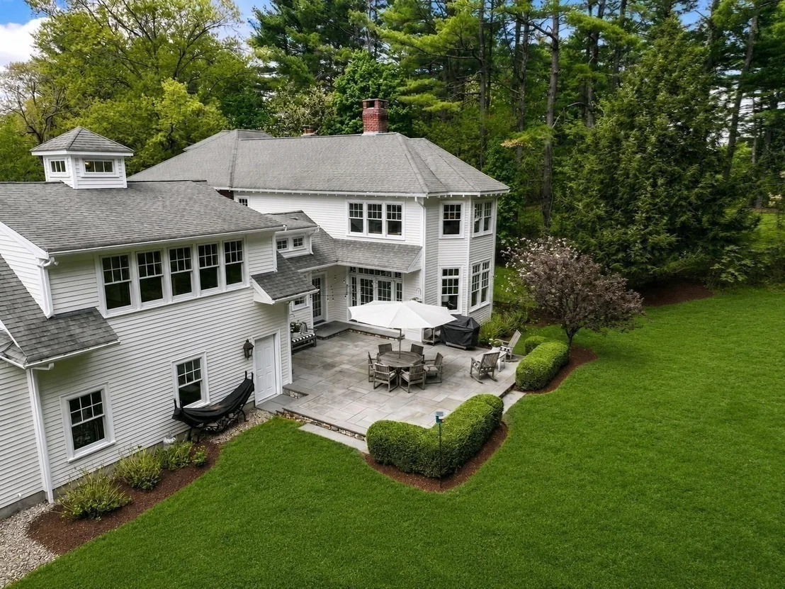 Photo of 1172 Lowell Rd