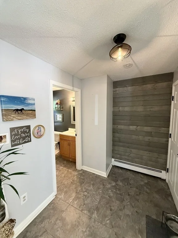 Photo of 48 Vincent Cir