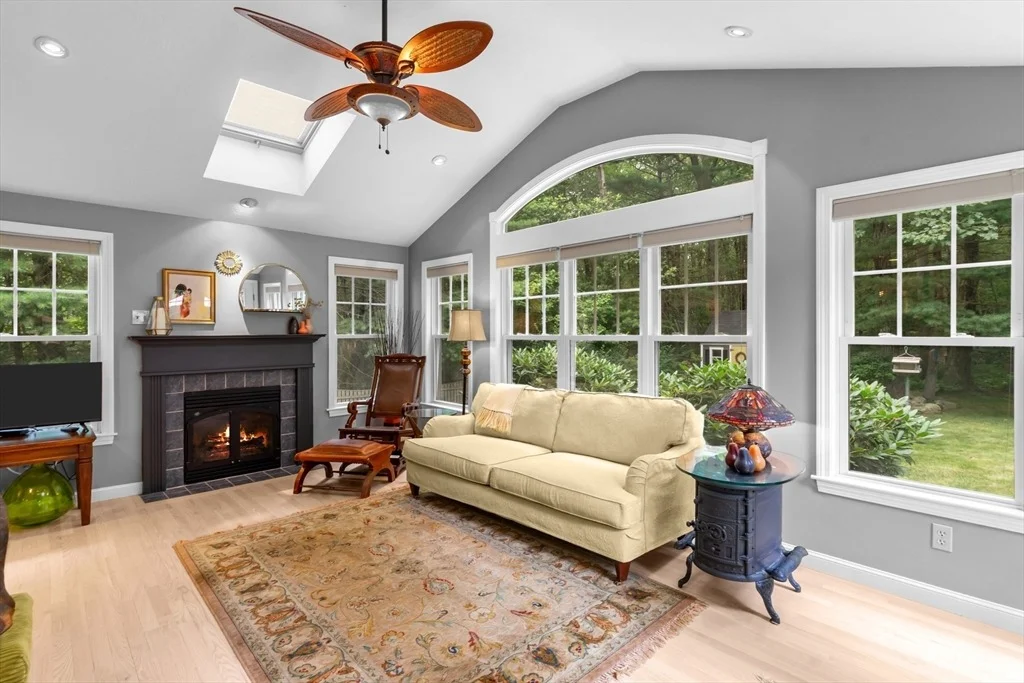 Photo of 28 Oxford Dr