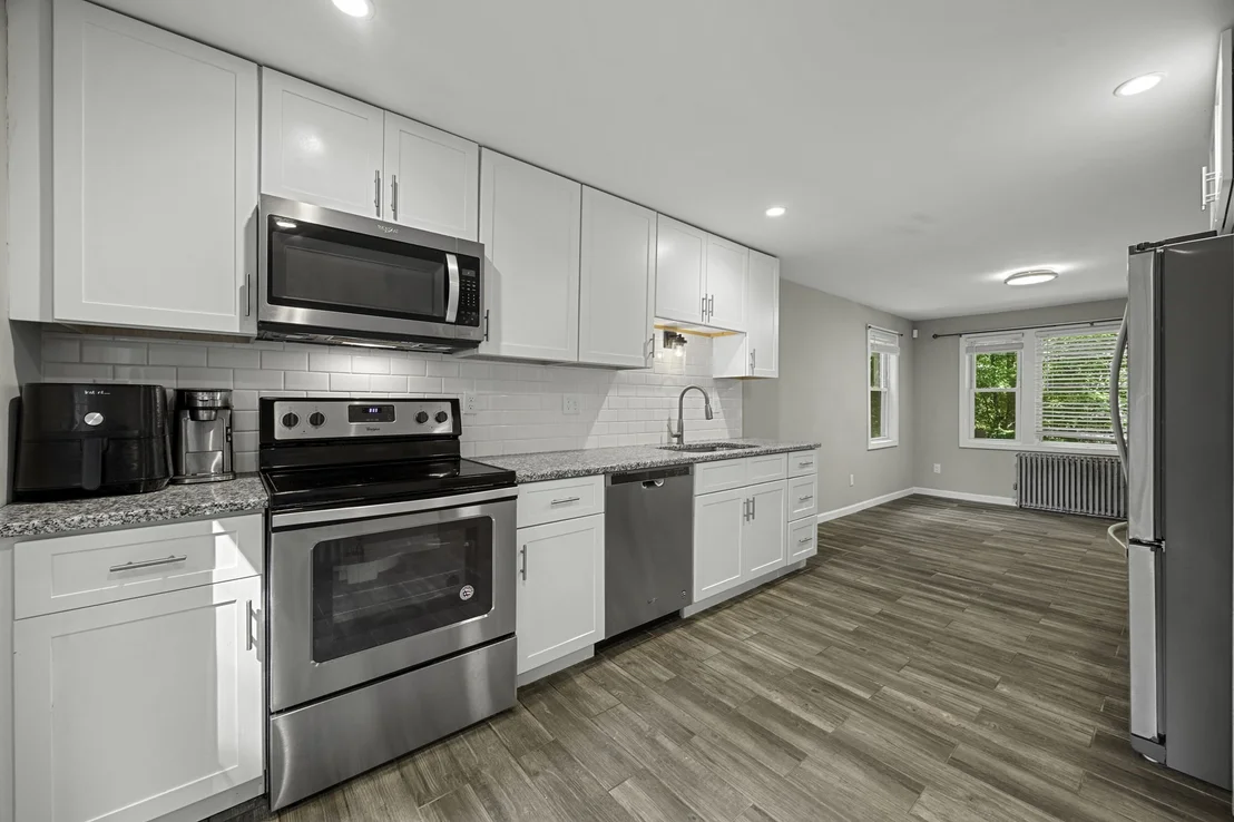 Photo of 1100 Roosevelt Ave