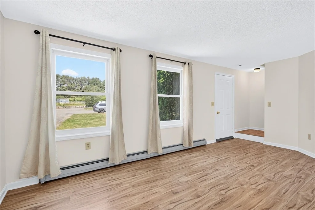 Photo of 32 Sarah Ln