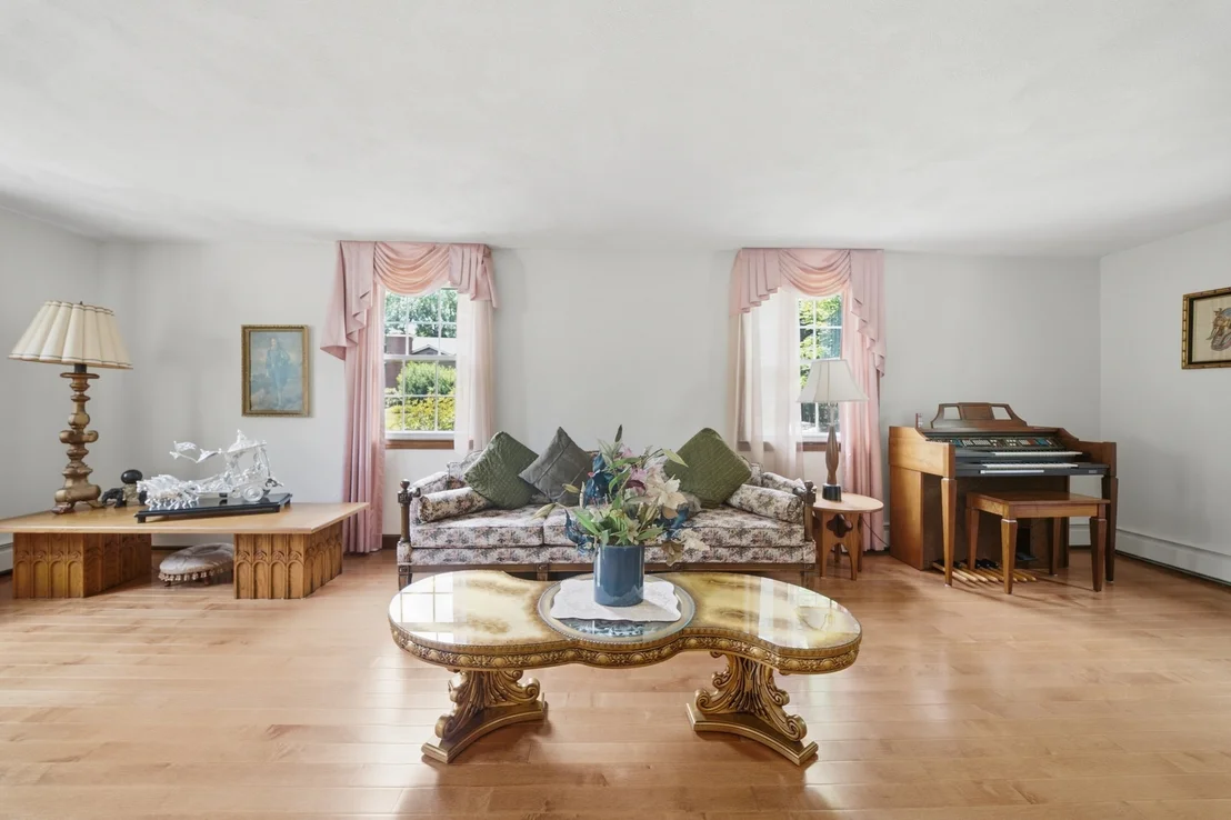 Photo of 9 Sparhawk Dr.