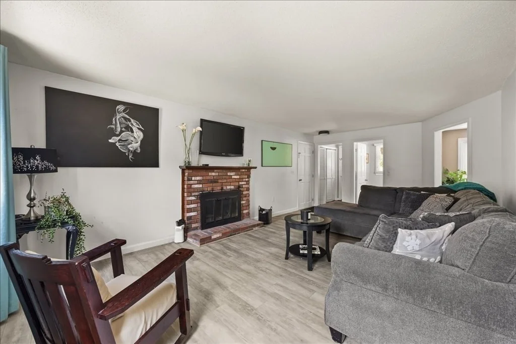 Photo of 9 Fort Apache Dr