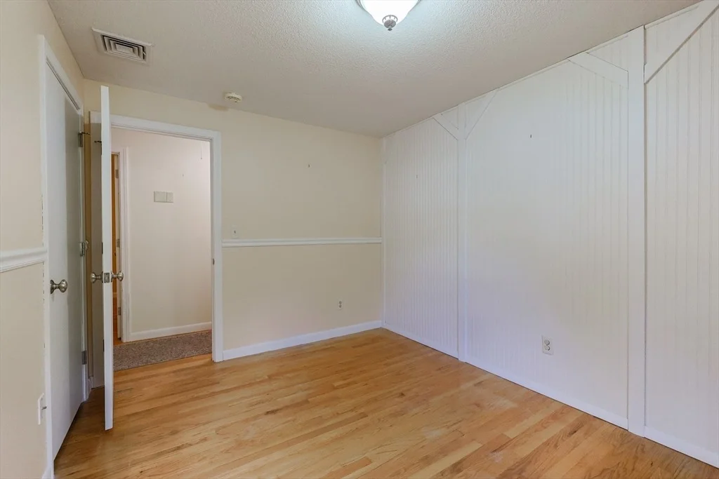 Photo of 37 Oakleaf Dr
