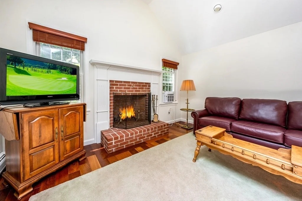 Photo of 21 Rainbow Dr