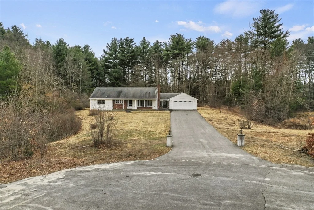 Photo of 21 Esbjurn Dr