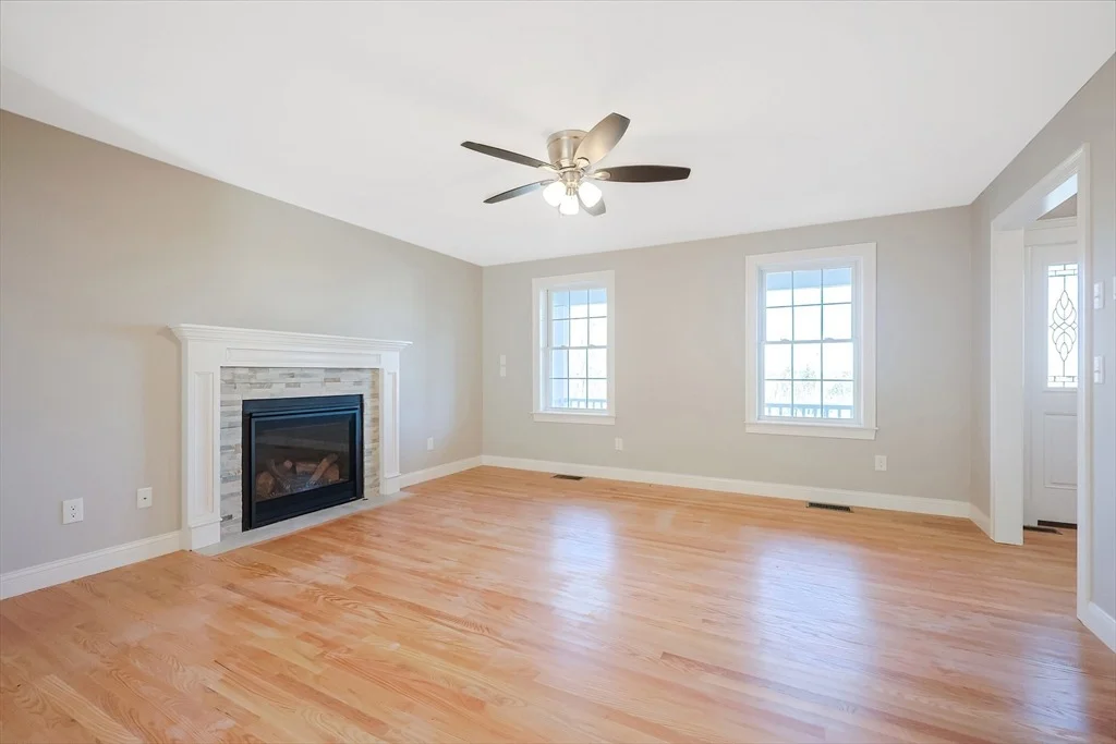 Photo of 19 Oriole Dr