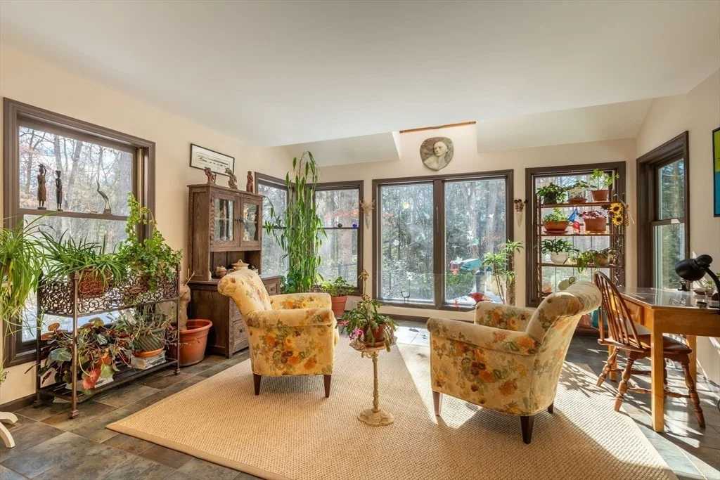 Photo of 469 Sylvester Rd