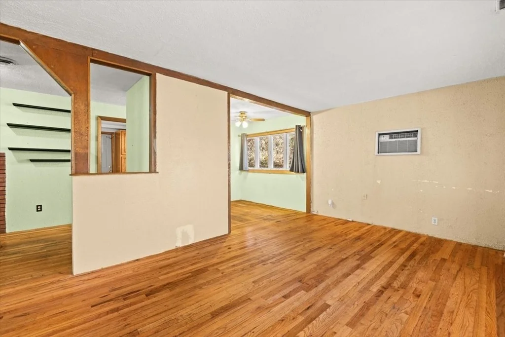Photo of 98 Glen Echo Blvd