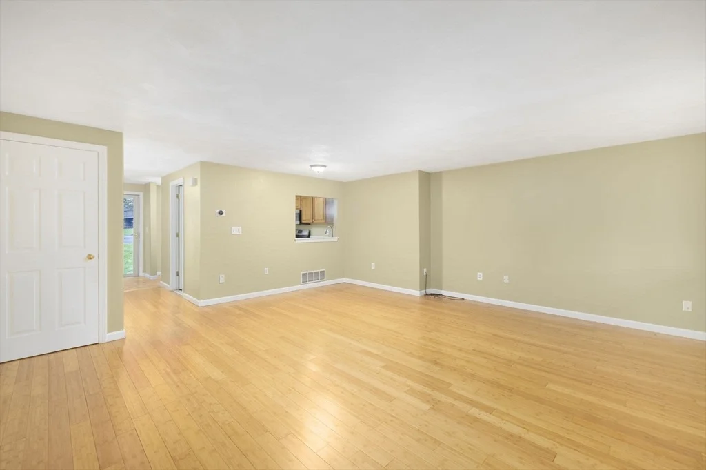 Photo of Unit 3 at 6 Deer Path