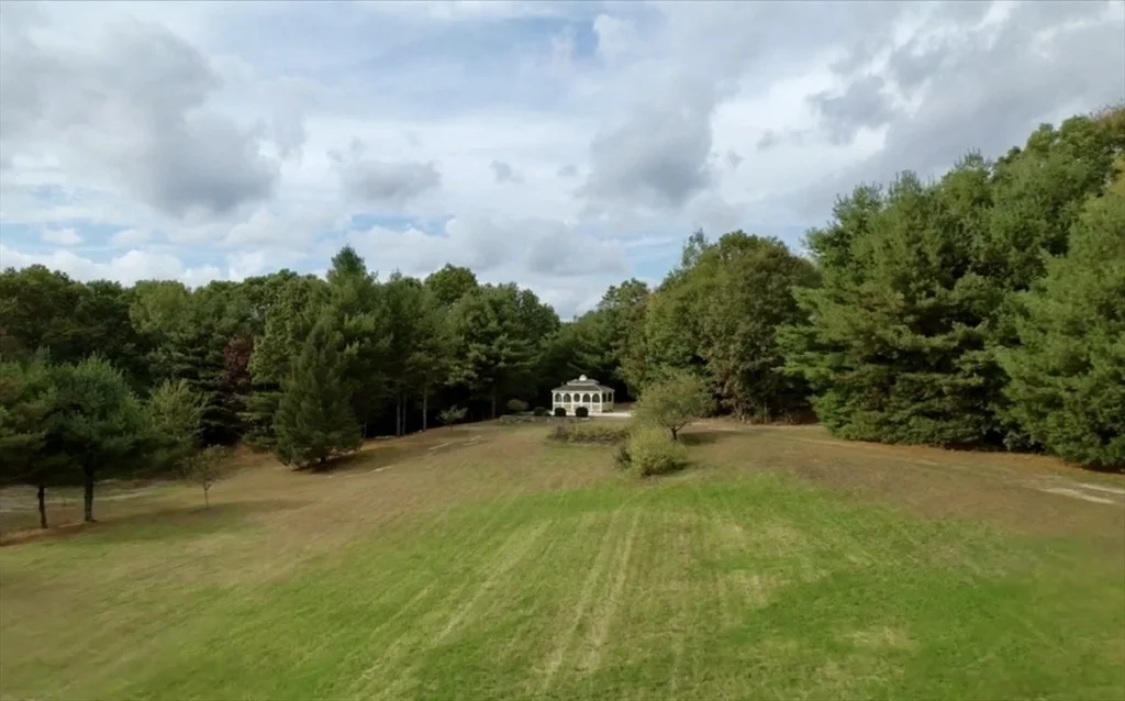 Photo of 65 Benjamin Day Dr.