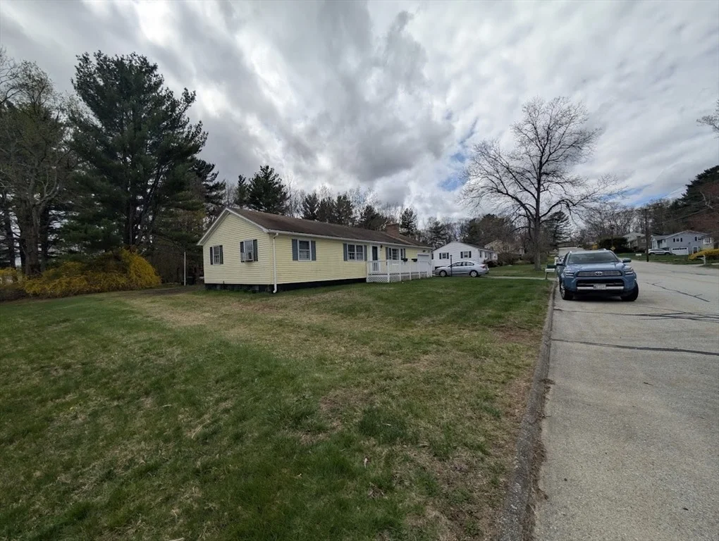 Photo of 16 Pinewood  Dr