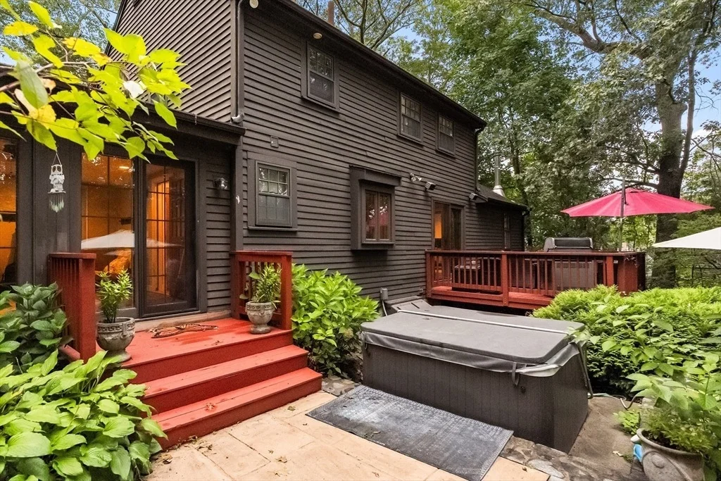 Photo of 471 Pond Street