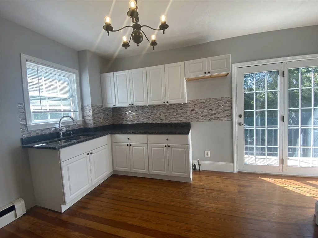 Photo of 986 N Eastern Ave