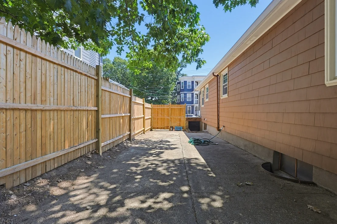 Photo of 10 Meyer St