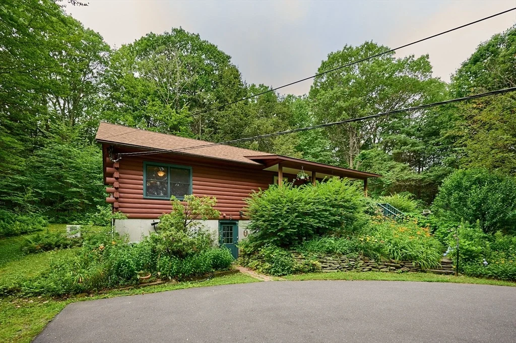 Photo of 35 Briar Hill Rd