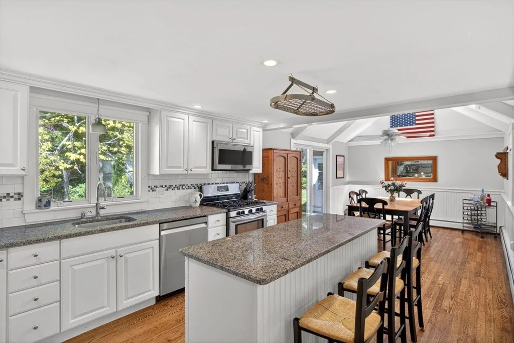 Photo of 4 Forsythia Dr