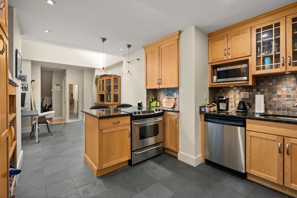 Photo of Unit 402 at 100 Commandants Way