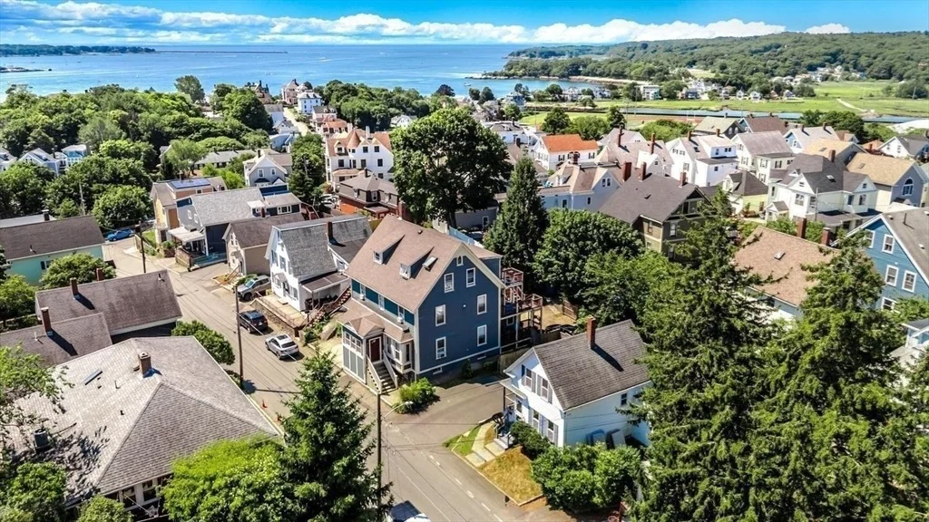 Photo of 12 Lookout St.