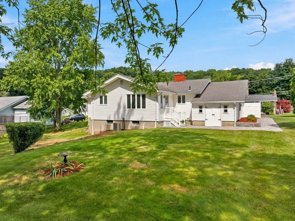 Photo of 19 Champlain Dr