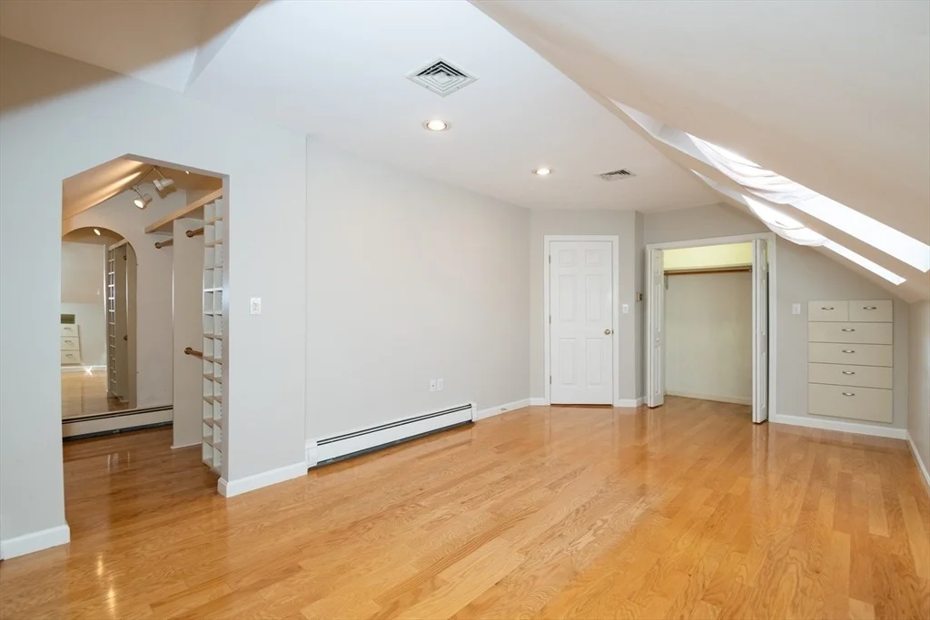 Photo of Unit 3 at 6-8 Devon Avenue