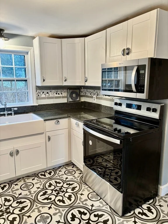 Photo of 50 Colonial Rd